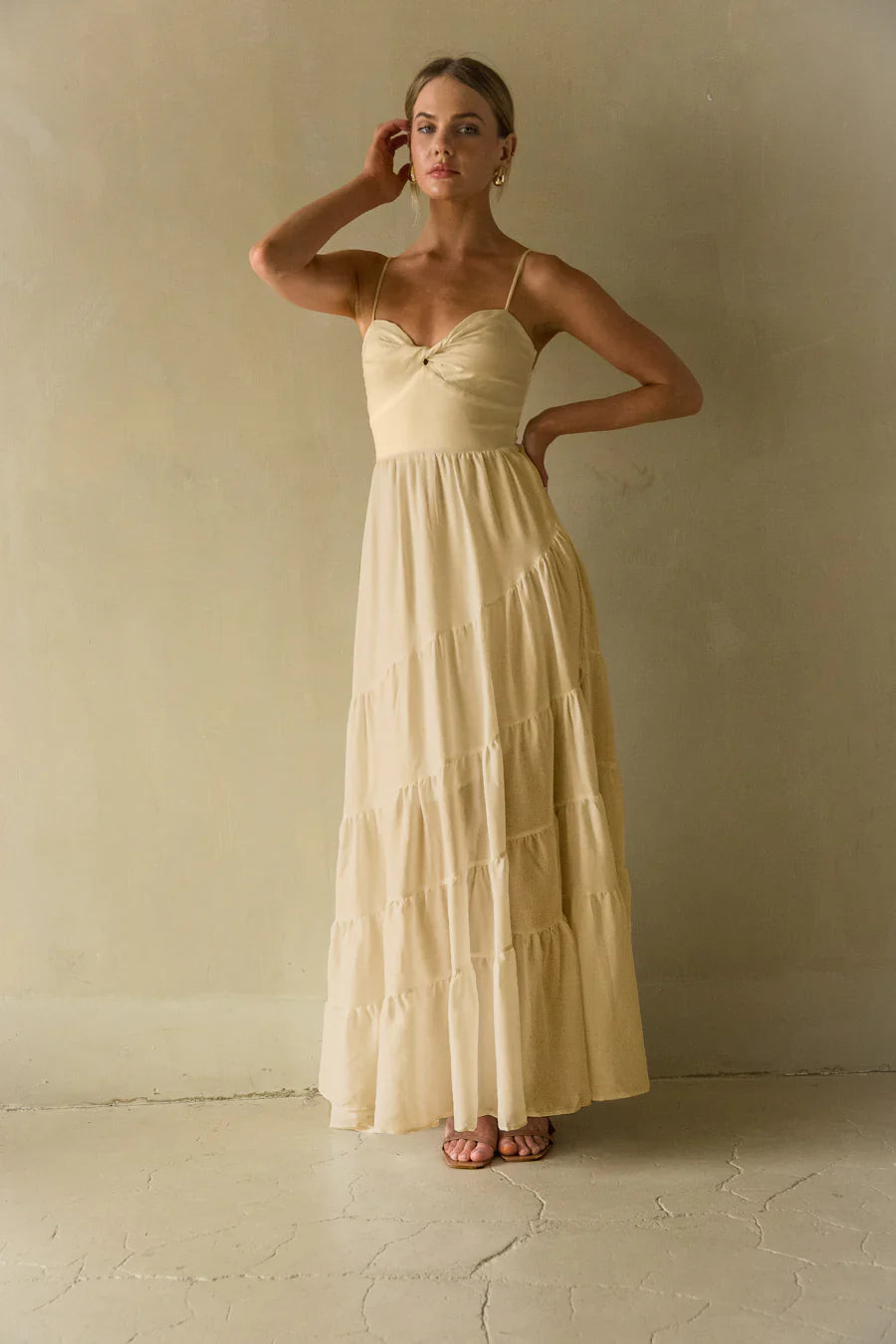 Donna Twist Front Tiered Maxi Dress